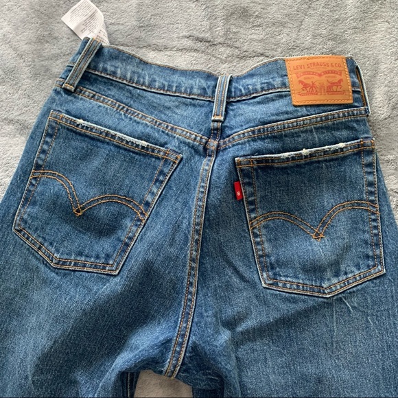 Blue Levi’s Wedgie - Picture 2 of 4